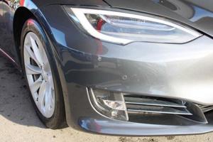 Tesla Model S Bild 8