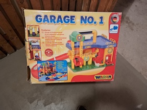 Spielzeug- Garage  Bild 1