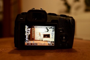 Canon EOS RP + Verlängerungsgriff + Akkus Bild 2