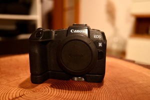 Canon EOS RP + Verlängerungsgriff + Akkus Bild 10