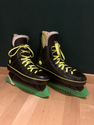 Eislaufschuhe  Eishockey-Schuhe (Größe 44) Bild 1
