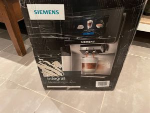 Siemens IQ700 Integral Kaffevollautomat Kaffemaschine Bild 1