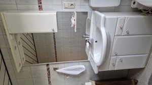 Badmöbel, WC-Möbel, Waschbecken, Spiegelschrank Bild 2
