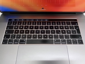 Apple MacBook Pro Laptop Notebook Computer (A1707) Bild 4