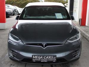 Tesla Model X Bild 2