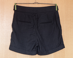Diverse kurze Damenhosen Gr. 38, Stoffhosen, Shorts, Sommerhosen, Hose, schwarz oder gemustert  Bild 5