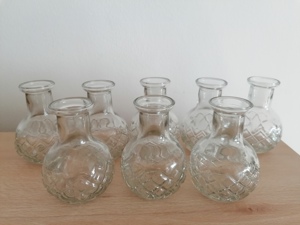 Set aus klassischen Glasvasen Vielseitige Eleganz