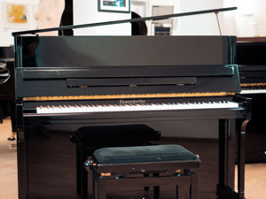 Pesendorfer Klavier in schwarz poliert. Kostenlose Lieferung in ganz Vorarlberg(*) Bild 3