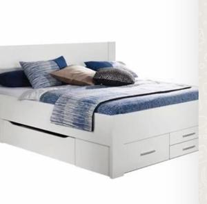 Neues Schlafzimmer - Bett, Schrank und TV Board Bild 2