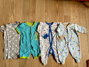 Babykleidung Gr.56-92 Bodys, T-shirts, Hose, Pulli Jacken, Pyjama Schlafoverall, Kappen Bild 6