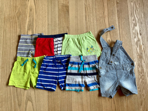 Babykleidung Gr.56-92 Bodys, T-shirts, Hose, Pulli Jacken, Pyjama Schlafoverall, Kappen Bild 8