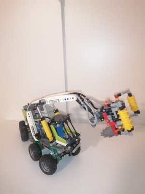 Lego Technik Harvester Bild 1