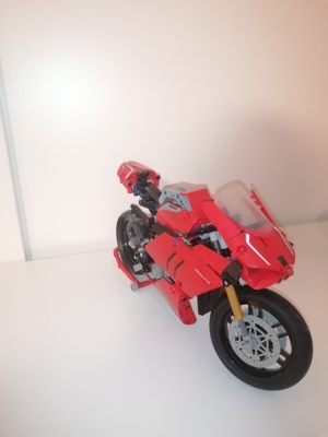 Lego Technik Ducati Panigale Bild 2