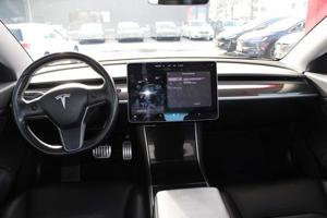 Tesla Model Bild 9