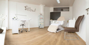 Wir suche eine gelernte Kosmetikerin 100% (5 Wochen Urlaub plus 13. Gehalt) CH-8890 Flums   Schweiz  Bild 5