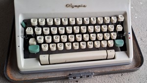 Olympia Schreibmaschine Bild 1