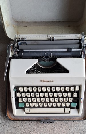 Olympia Schreibmaschine Bild 3
