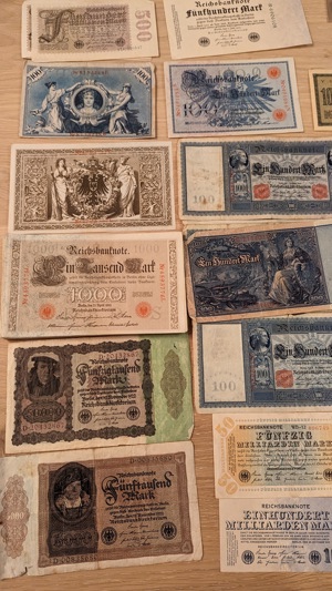 an Sammler von Geldscheinen (Reichsmark) und Münzen Notgeld