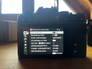 Fujifilm xt30 mit Viltrox 23mm 1.4 und camera cage  Bild 3