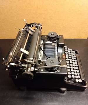 Torpedo Schreibmaschine aus den 1920er Jahren - Liebhaberstück Bild 5