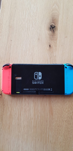 Nintendo Switch und Zubehör Bild 9