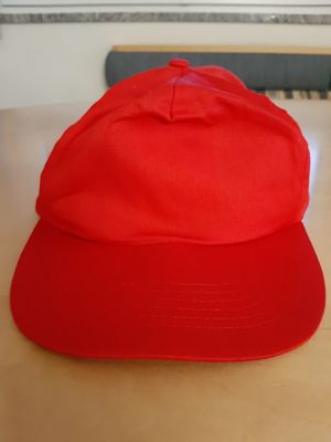 rote Kappe mit Justizwache - Emblem Bild 3