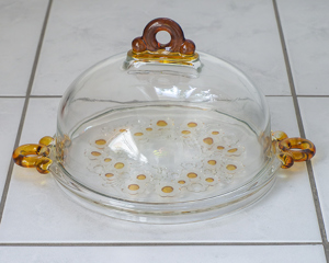 Käseglocke mit Glashaube, Tortenplatte, Servierplatte, Kuchenplatte, Platte gelb   Bild 2