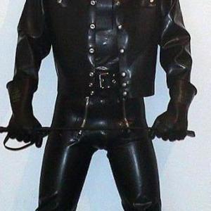 Welche  Sie  möchte sich ausleben ihre Fantasien verwirklichen!