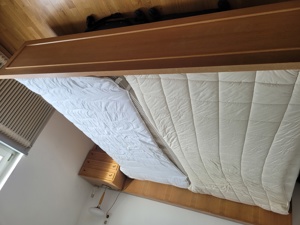 Doppelbett Bett Holzbett 180 cm mit 2 Nachtkästchen, Matratzen und Lattenrost Bild 4