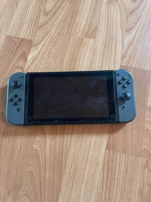 Nintendo Switch-Konsole mit 12 Spielen und viel Zubehör. Bild 4