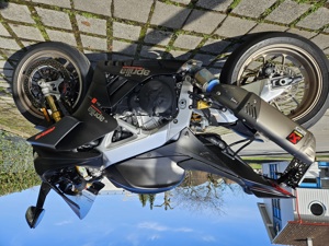 Verkaufe Aprilia RSV4 1100 Factory