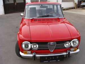 Alfa Romeo Giulia Super 1300 Oldtimer Bild 9