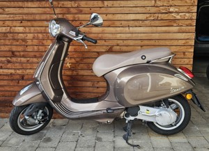 Vespa Primavera 50 marrone