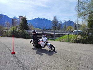 Motorrad Fahrtechnik Training Bild 3