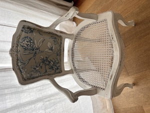 Antiker Sessel mit passendem Hocker Bild 1