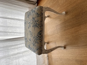 Schöner alter Sessel Holz, Stoff und Wiener Geflecht mit passendem Hocker Bild 6