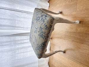 Schöner alter Sessel Holz, Stoff und Wiener Geflecht mit passendem Hocker Bild 5