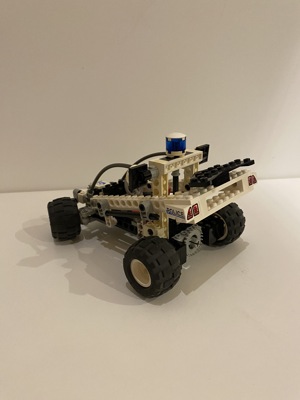 LEGO TECHNIC Polizei Buggy 8230 Bild 2