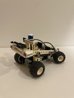 LEGO TECHNIC Polizei Buggy 8230 Bild 3