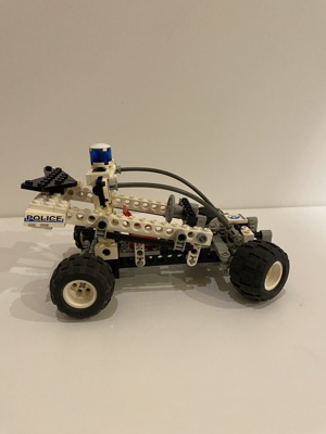 LEGO TECHNIC Polizei Buggy 8230 Bild 4