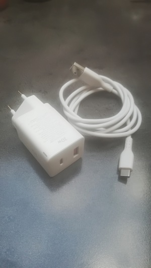 Handy Ladekabel mit 2-fach USB Stecker