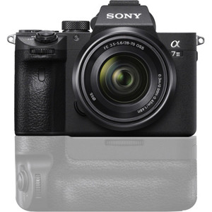 Sony a7 III Mirrorless Camera with 28-70mm Lens and Accessories Kit Bild 8