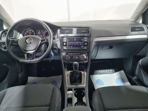 VW Golf Trendline 1.0 TSI Bild 6
