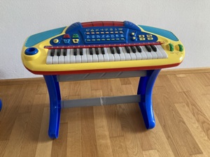 Spielzeug Klavier
