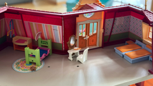 Playmobil Villa   großes Haus mit Einrichtung 5302 Bild 5
