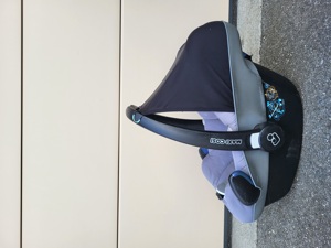 Maxi Cosi Babyschale mit Isofix-Basis zur einfachen Befestigung im Auto Bild 5