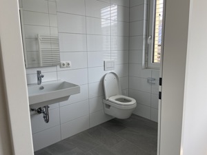 möbliertes Zimmer in WG in Hard mit eigenem Bad Dusche und WC bei Bregenz am Bodensee ab 1. Juni Bild 3