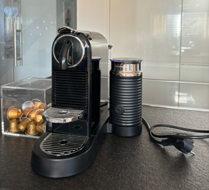 Nespresso Kaffeemaschine mit Milchaufschäumer