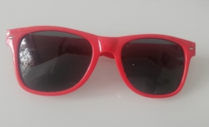 Sonnenbrille rot Bild 1