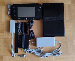 Nintendo Wii U schwarz 32GB Konsolenpaket mit Spielen und Controllern Bild 1